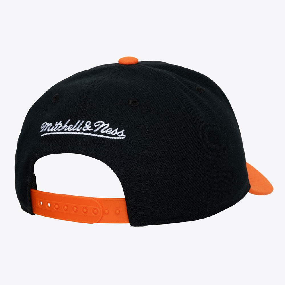 Mitchell & Ness New York Knicks Hardwood Classics Legendary Away Pro-Pinch Adjustable Hat
