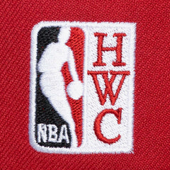 Mitchell & Ness Chicago Bulls Legendary Home Pro Pinch Snapback Hat