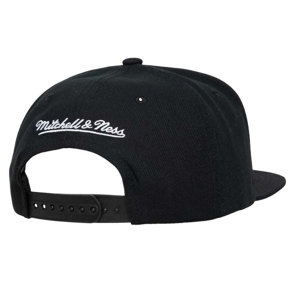 NHL Boston Bruins Mitchell & Ness Legendary Away Snapback Hat