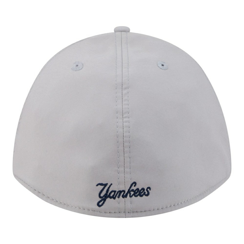 Gray New York Yankees New Era Patch 39THIRTY A-Frame M-Crown Perforated Flex Hat
