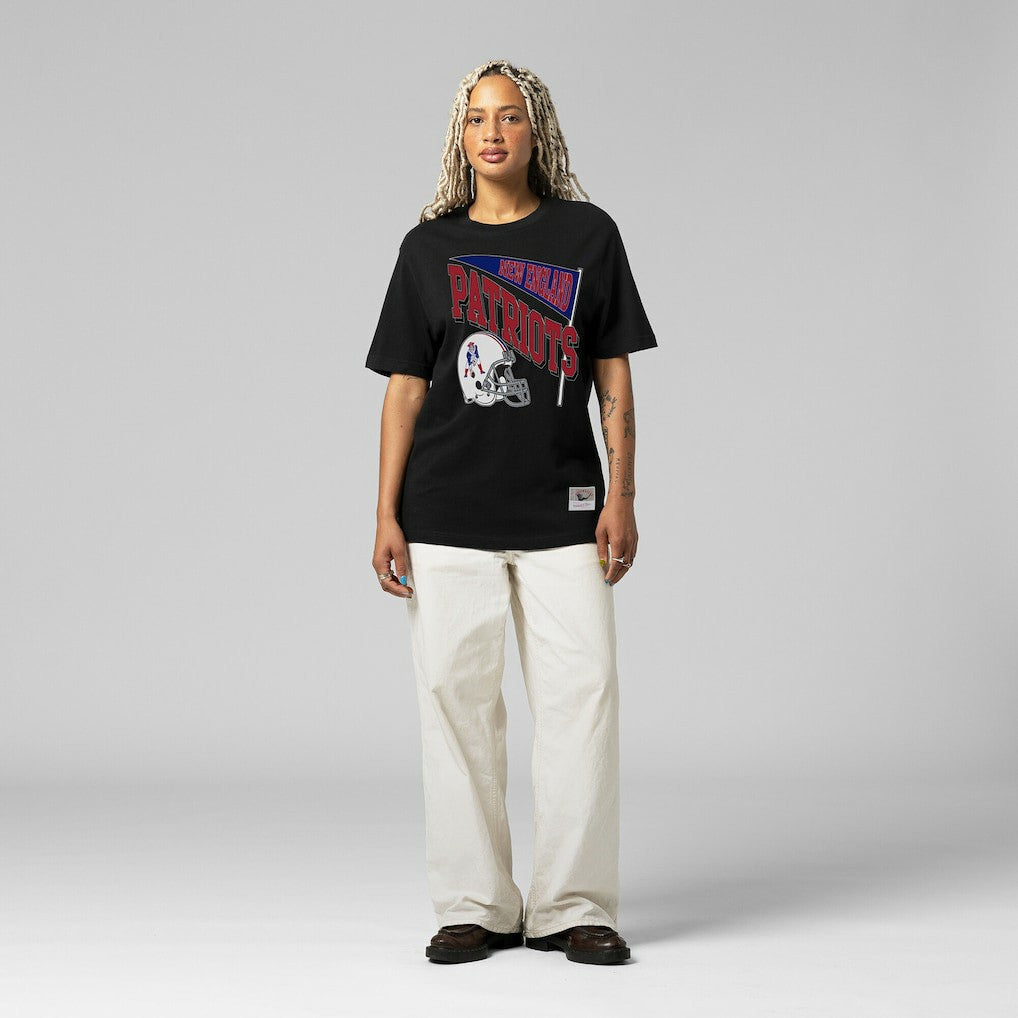 Women's Team Dynamic Boyfriend T-Shirt - New England Patriots T-shirts