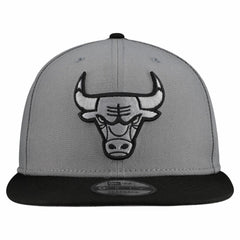 New Era Chicago Bulls Core Logo Storm Gray Two-Tone 9FIFTY Snapback Hat