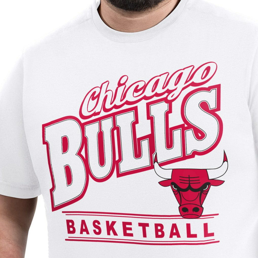 Chicago Bulls G-III Sports by Carl Banks Adaptive Headliner T-Shirt sale