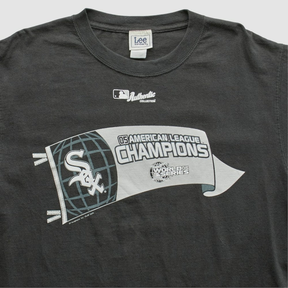 Black Chicago White Sox Lee Apparel 2005 T-Shirt