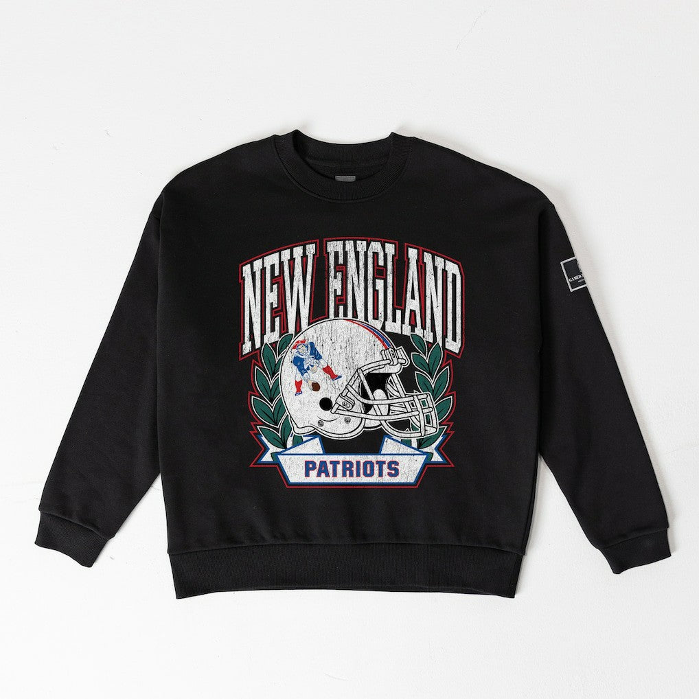 Gameday Couture Women's Oversized Victory Lane Black Label Premium Fleece Sweatshirt - New England Patriots Sweatshirts