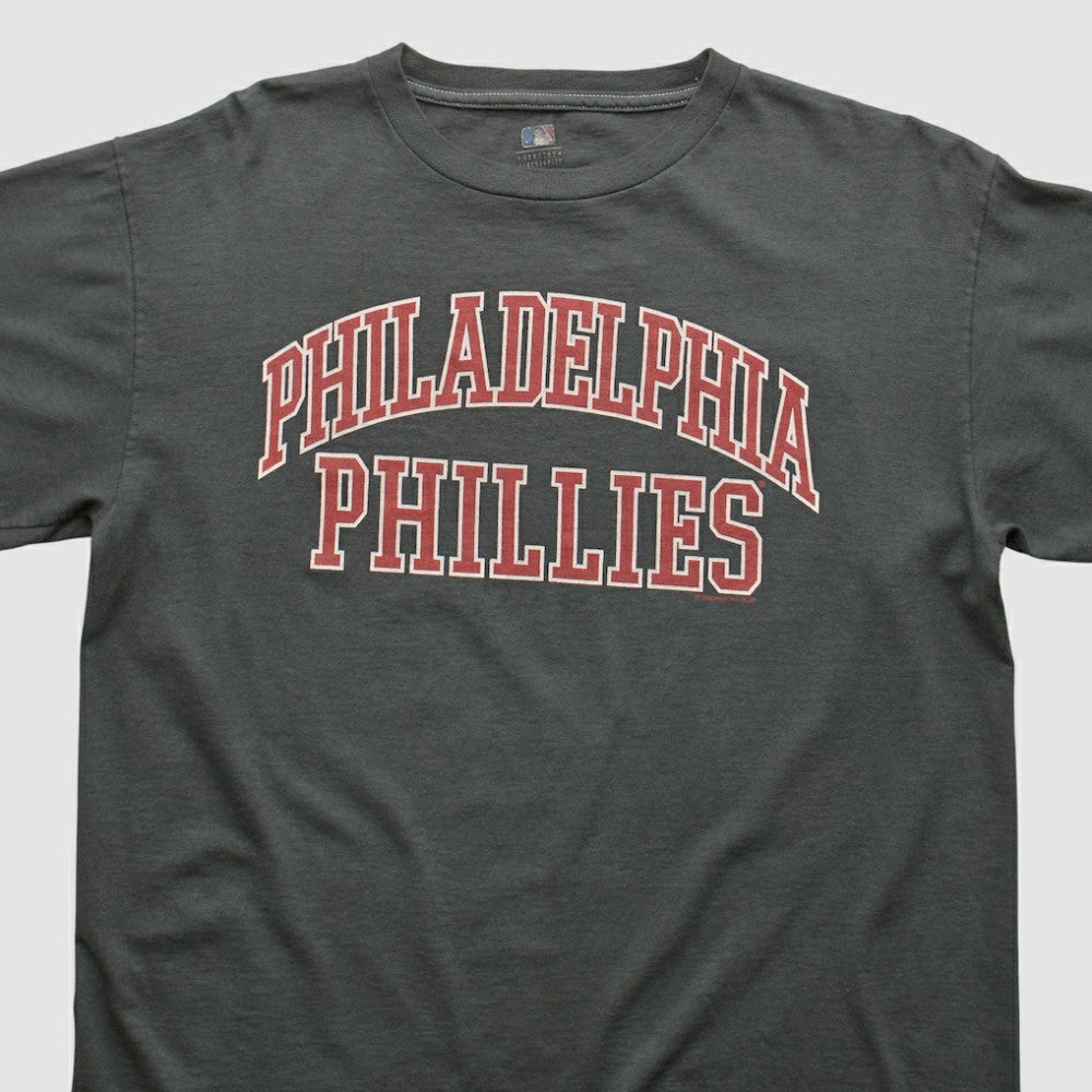 Charcoal Philadelphia Phillies 2000s T-shirt