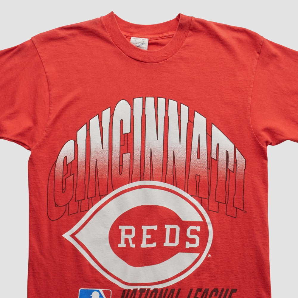 Red Cincinnati Reds Majestic 90s T-shirt