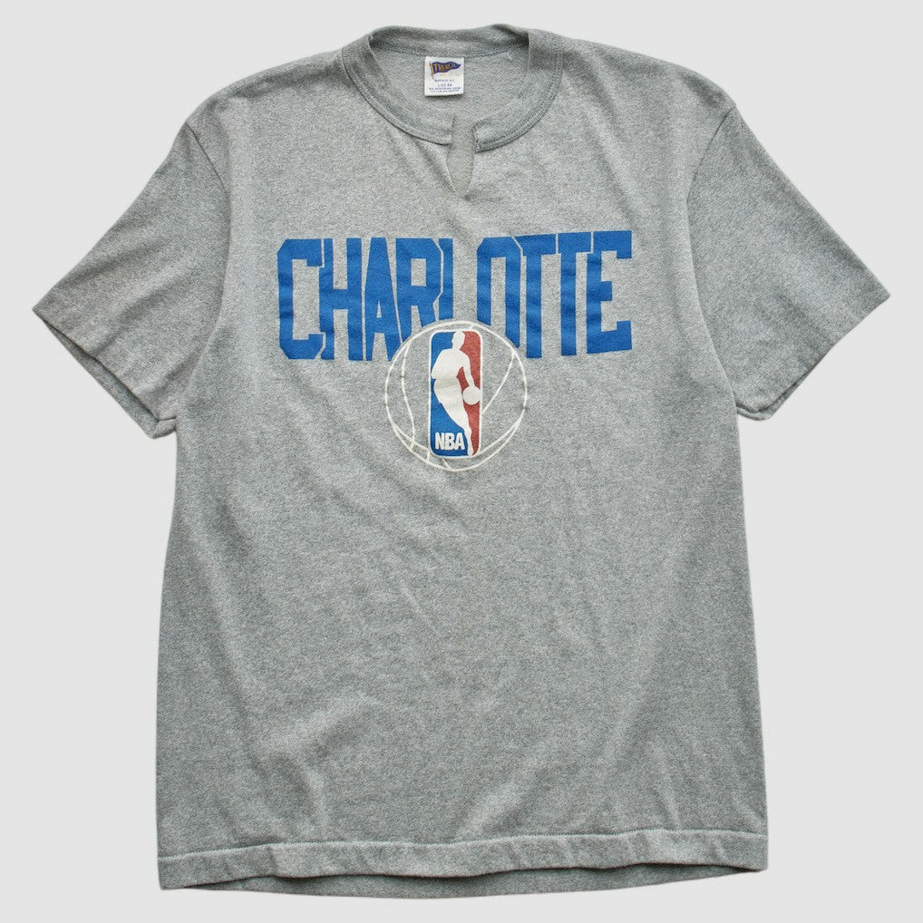 Vintage Charlotte Hornets Trench 90s T-shirt