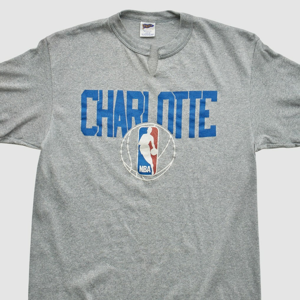 Vintage Charlotte Hornets Trench 90s T-shirt