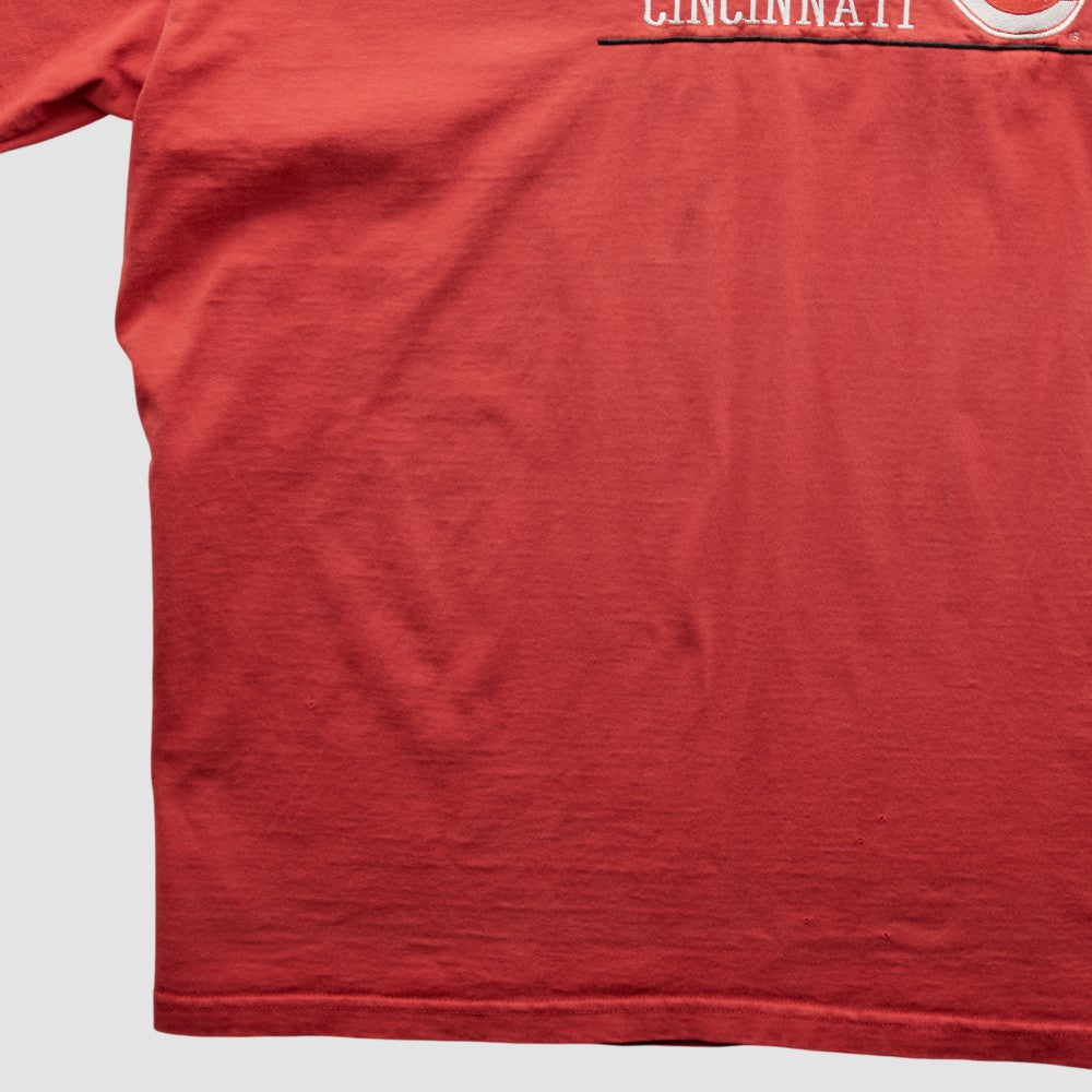 Red Cincinnati Reds Logo Athletic 90s T-shirt