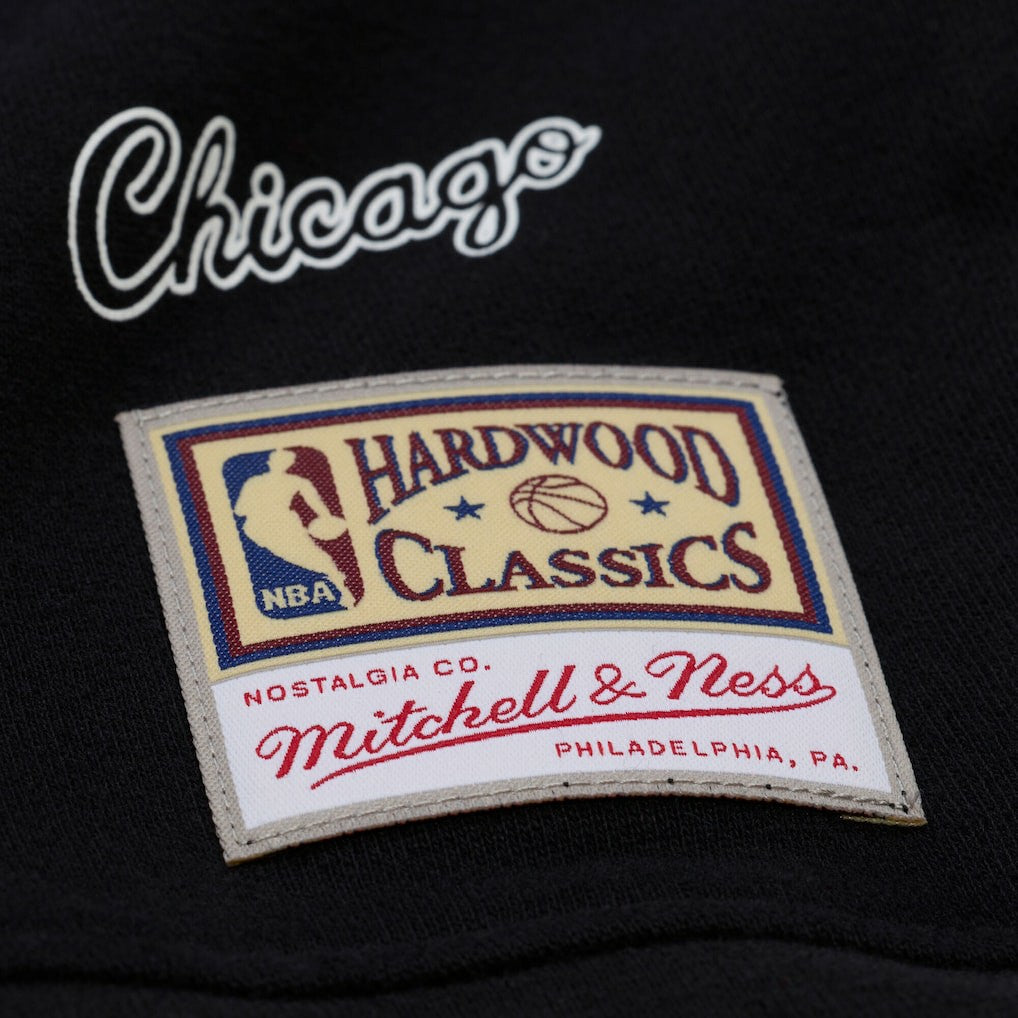 Mitchell & Ness Chicago Bulls Women's Hardwood Classics Script Lightweight Sweatshirt