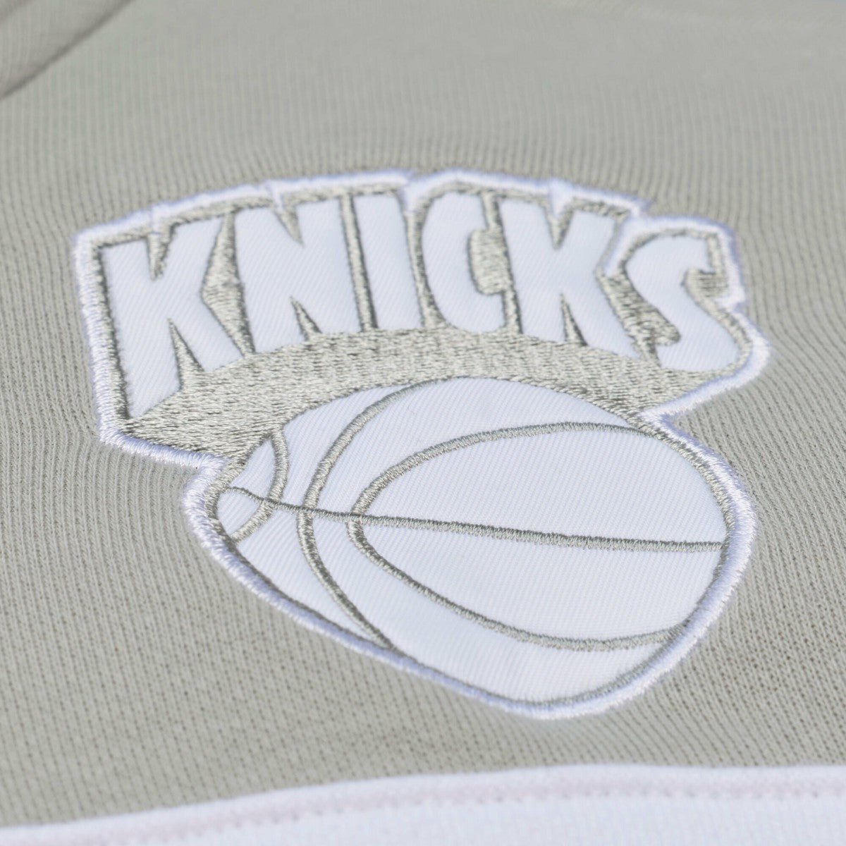 Mitchell & Ness New York Knicks Thunderstorm Head Coach Quarter-Zip Jacket