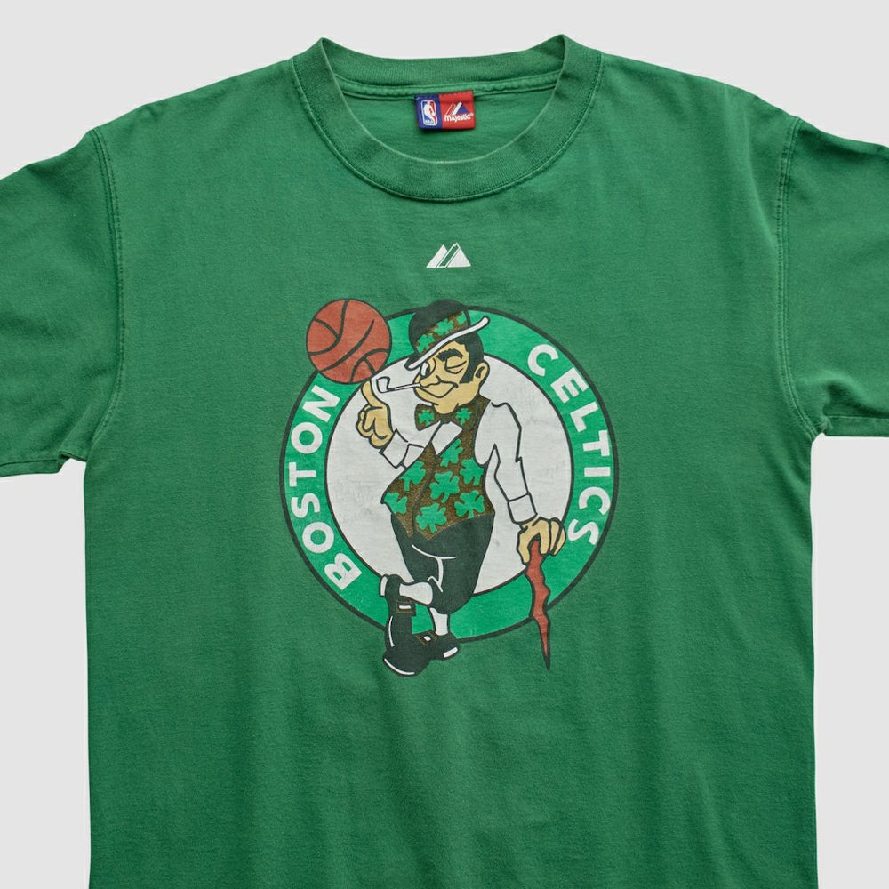 Vintage Boston Celtics Majestic 2000s T-shirt
