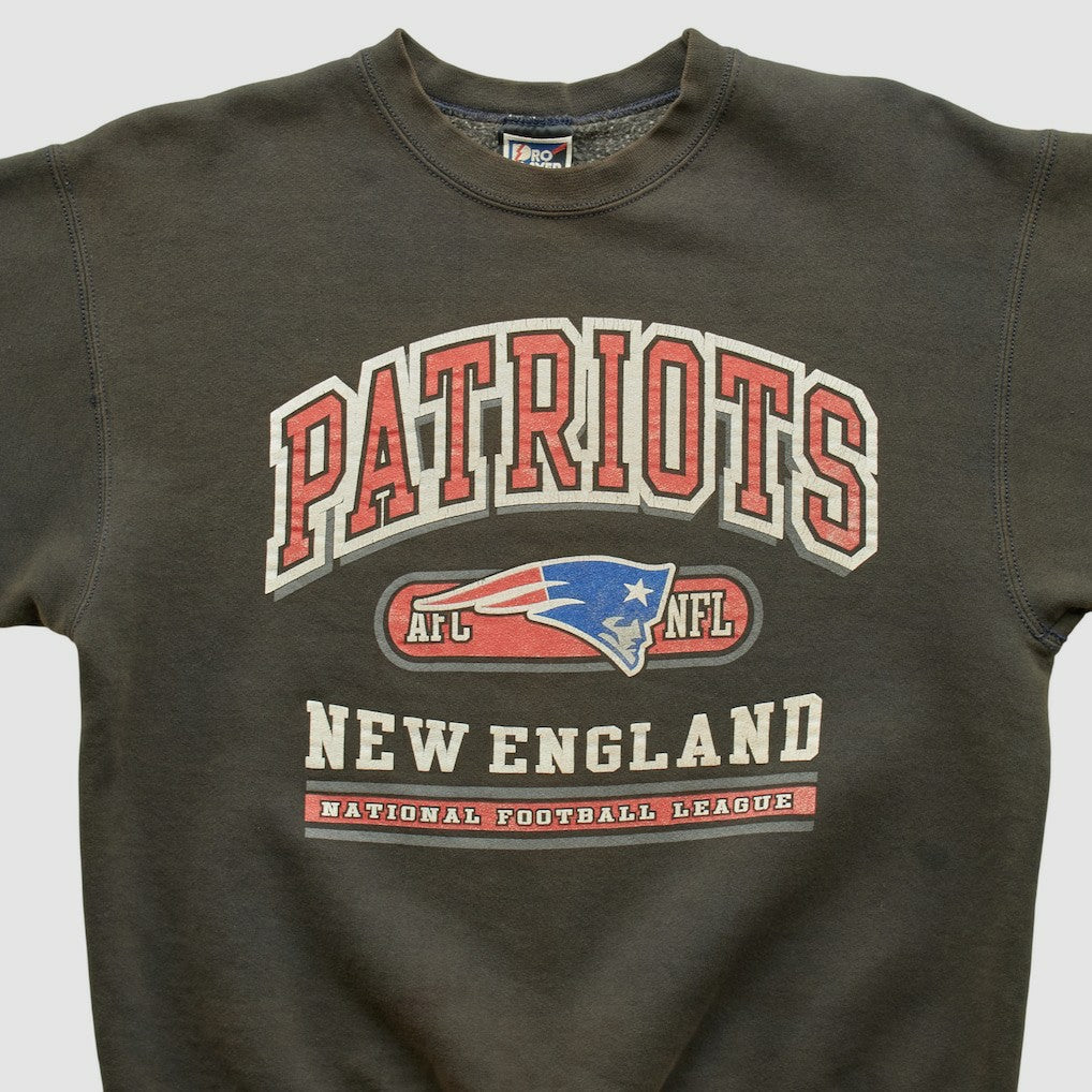 Pro Player 90s Pullover Sweatshirt - New England Patriots Pullover
