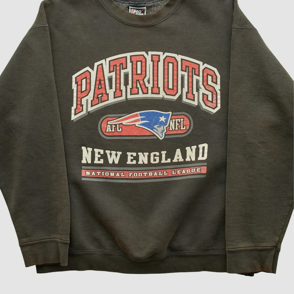 Pro Player 90s Pullover Sweatshirt - New England Patriots Pullover