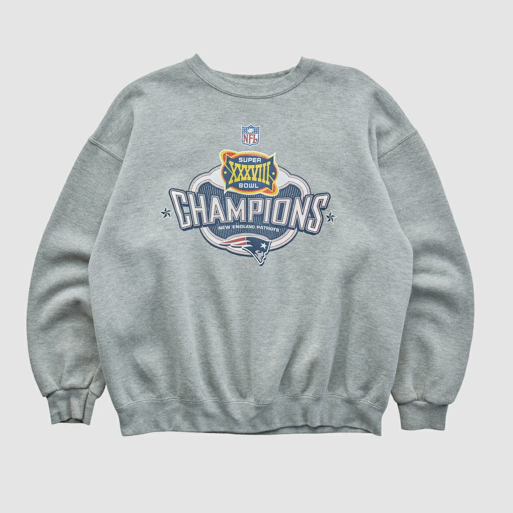 Super Bowl XXXVIII Lee Apparel 2004 Pullover Sweatshirt - New England Patriots Pullover