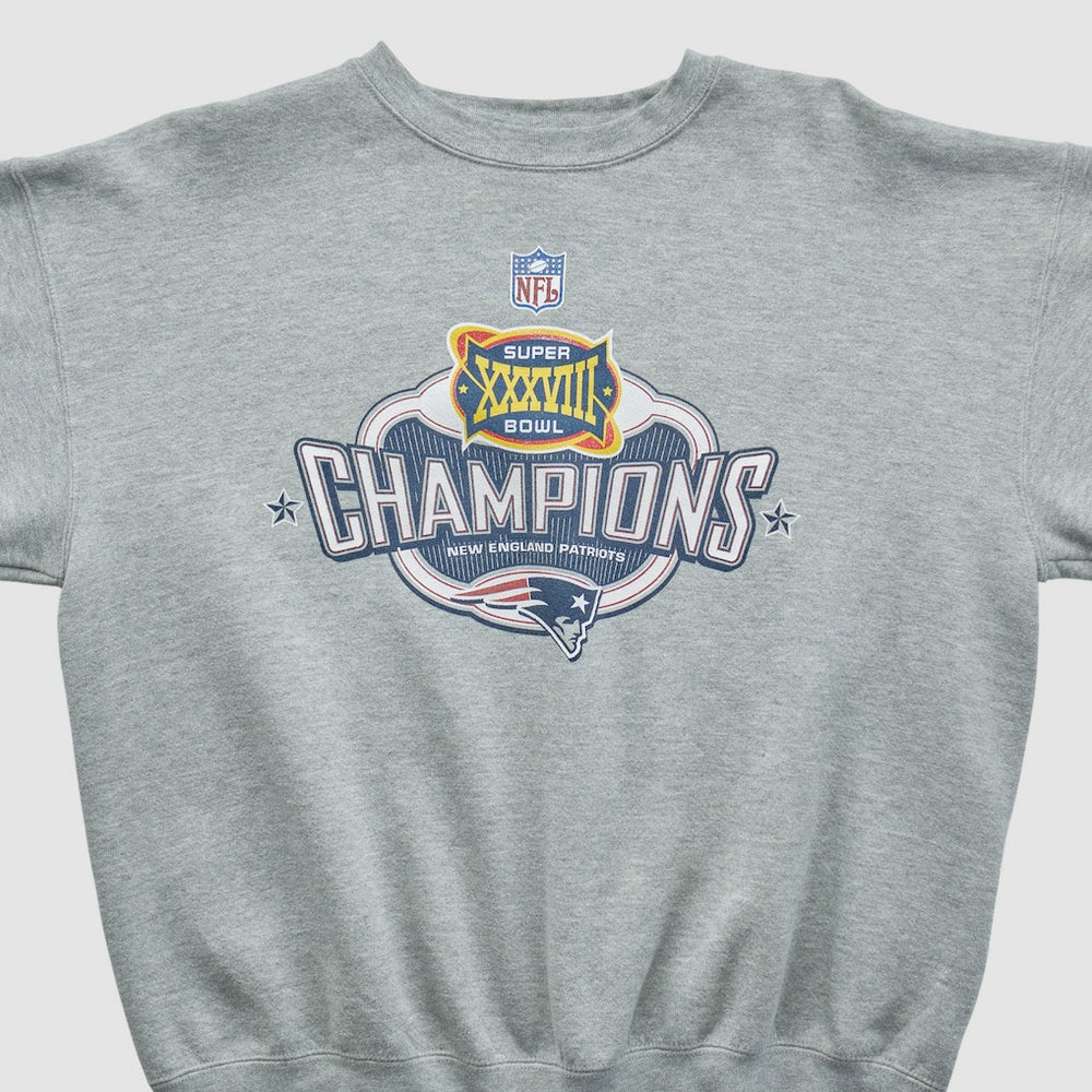 Super Bowl XXXVIII Lee Apparel 2004 Pullover Sweatshirt - New England Patriots Pullover