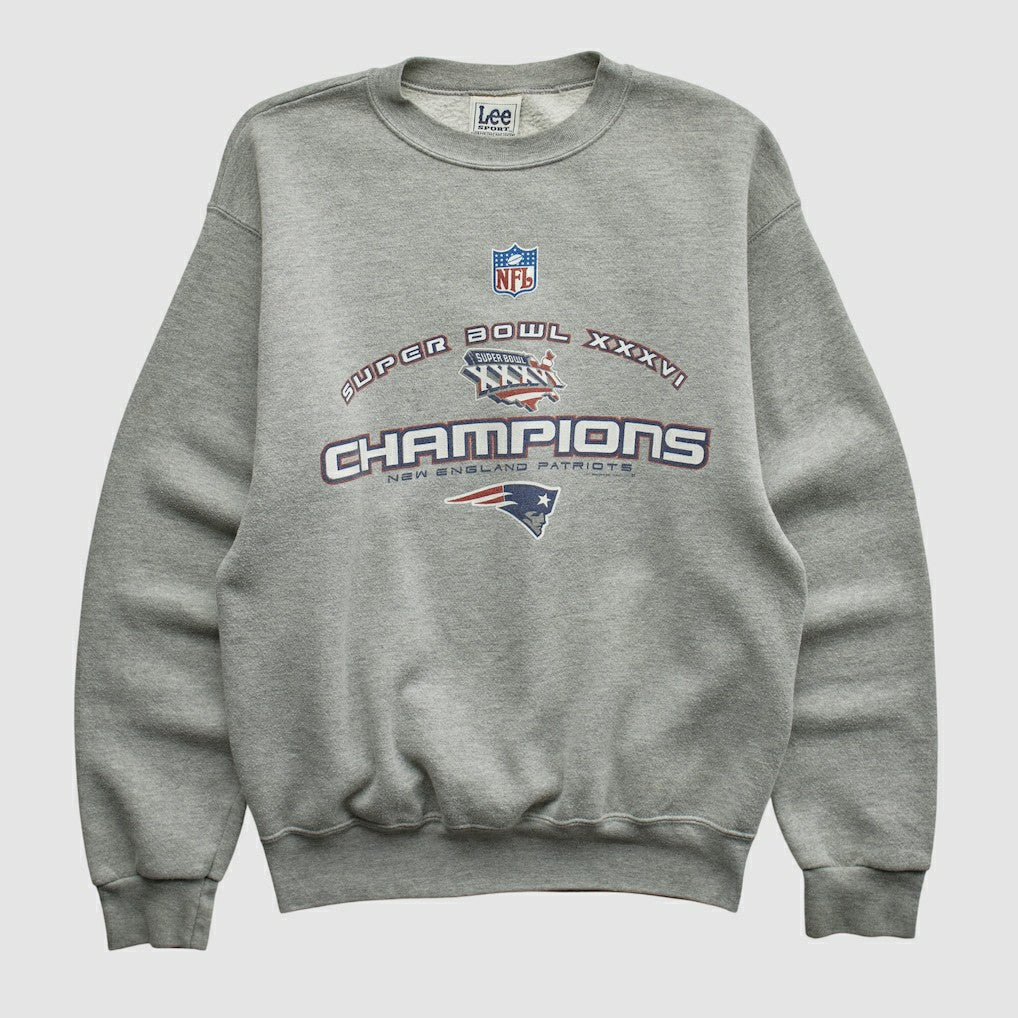 Lee Sport 2002 Pullover Sweatshirt - New England Patriots Pullover