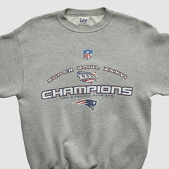 Lee Sport 2002 Pullover Sweatshirt - New England Patriots Pullover