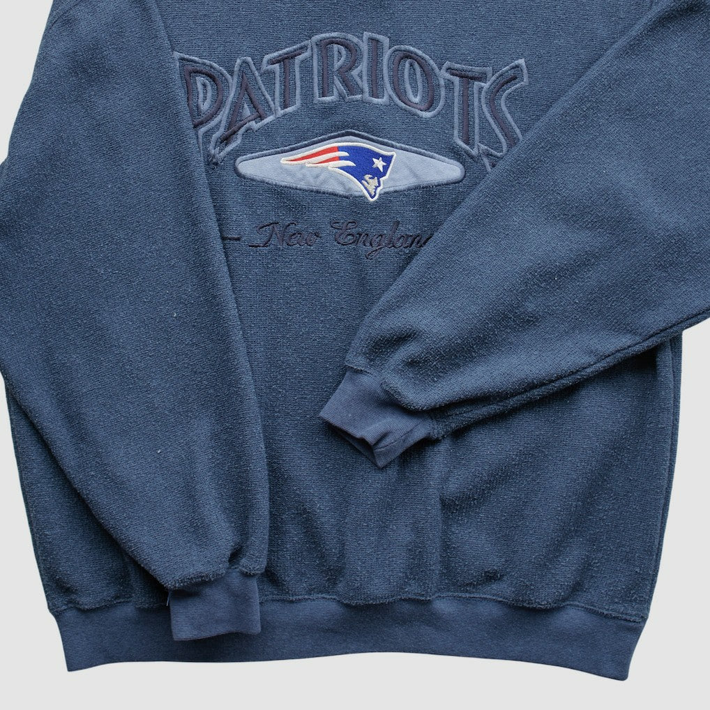Lee Apparel 90s Pullover Sweatshirt - New England Patriots Pullover