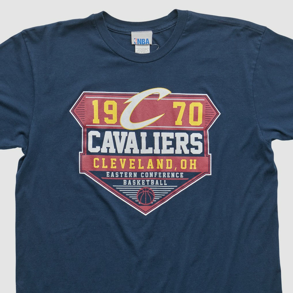 Vintage Cleveland Cavaliers NBA 2000s T-shirt sale