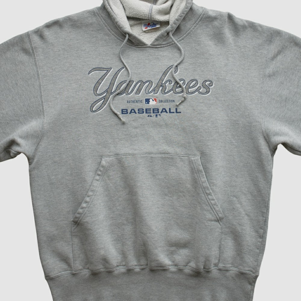Heather Gray New York Yankees Majestic 2000s Hooded Pullover Sweatshirt