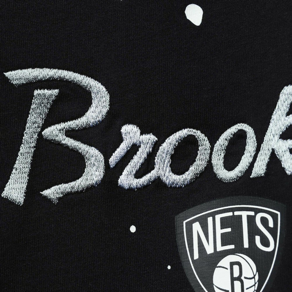 Nike Brooklyn Nets Women's Courtside Splatter Cropped T-Shirt
