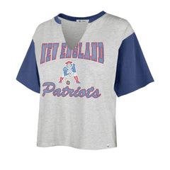 '47 Women's Sandy Daze Dolly V-Neck Cropped T-Shirt - New England Patriots T-shirts