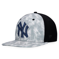 Gray New York Yankees Majestic Smoke Dye Snapback Hat