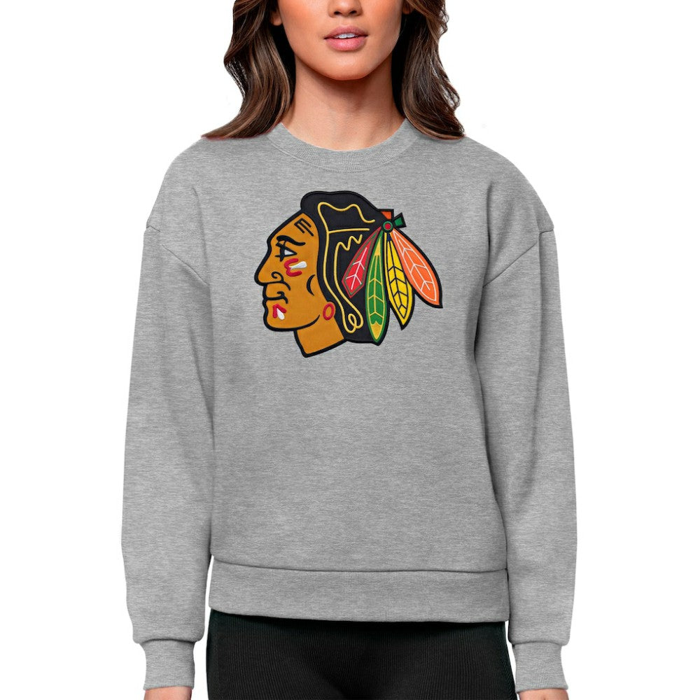 NHL Chicago Blackhawks Antigua Women's Team Logo Victory Crewneck Pullover Sweatshirt