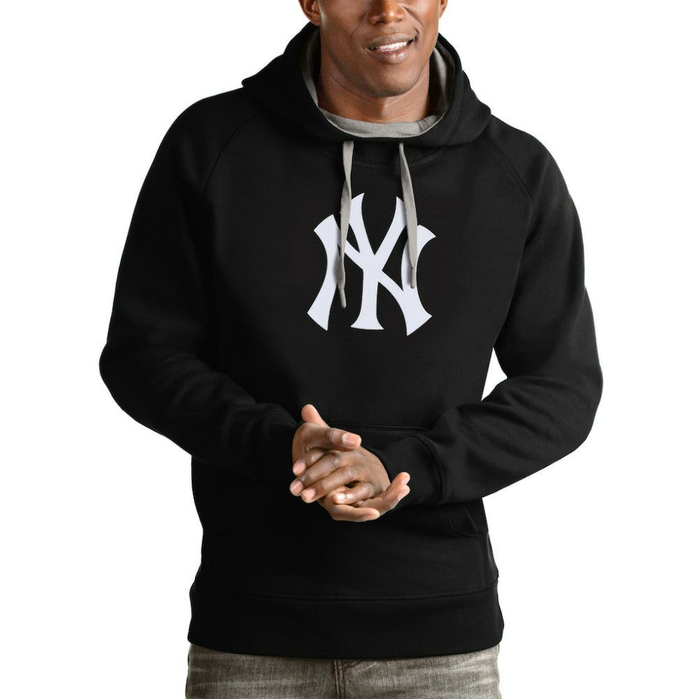Black New York Yankees Antigua Victory Pullover Team Logo Hoodie