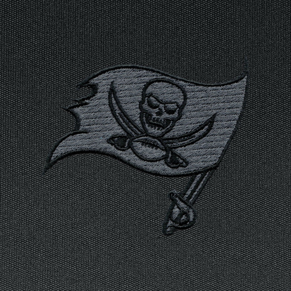 Antigua Tonal Logo Victory Pullover Hoodie - Tampa Bay Buccaneers Hoodies