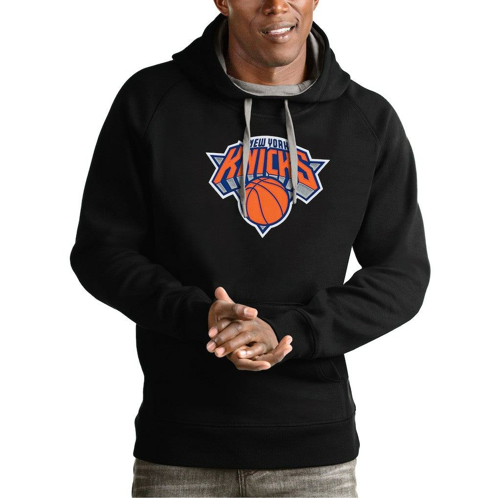 New York Knicks Antigua Team Logo Victory Pullover Hoodie