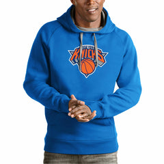 New York Knicks Antigua Team Logo Victory Pullover Hoodie