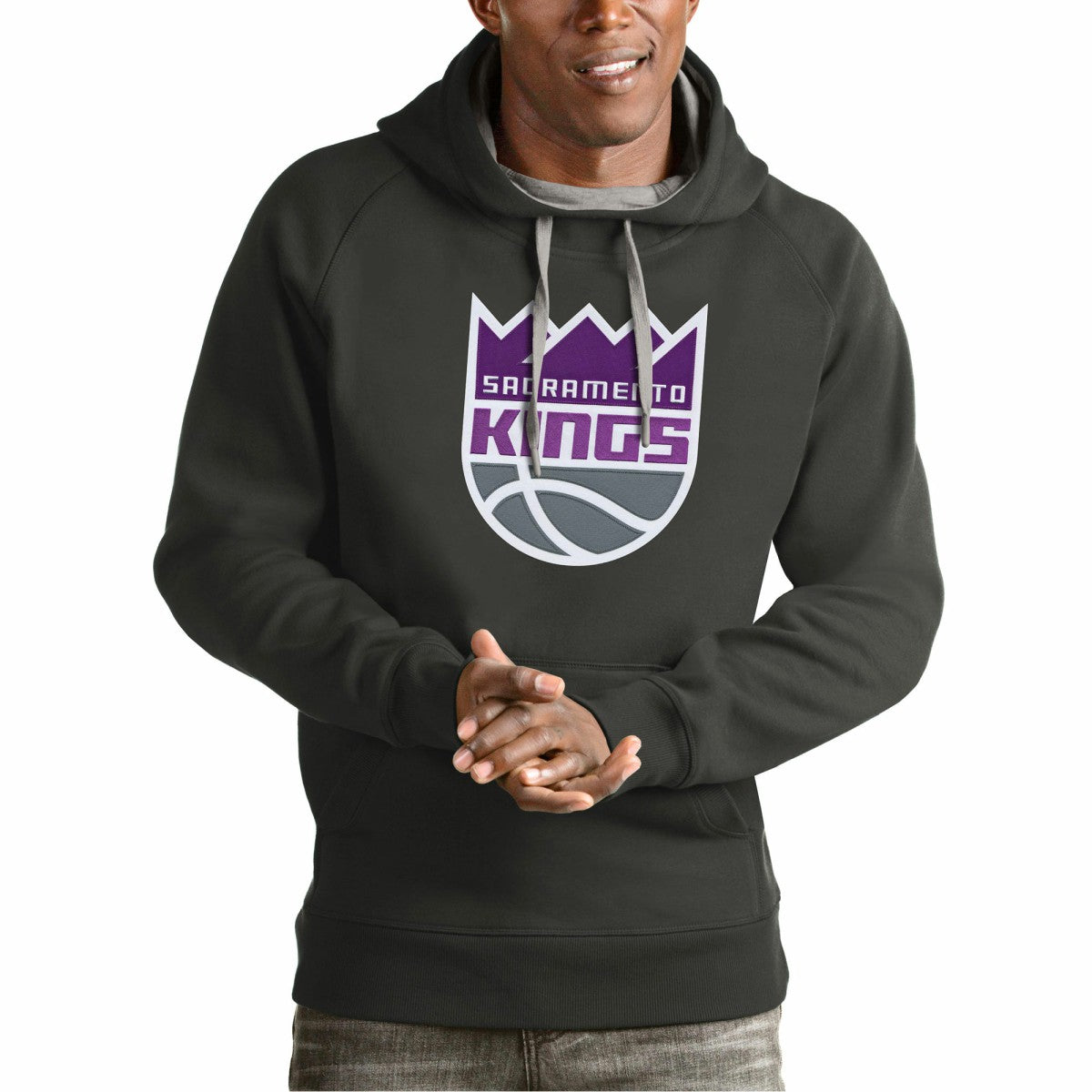 Sacramento Kings Antigua Team Logo Victory Pullover Hoodie